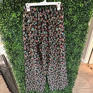 Floral pattern flowy pants